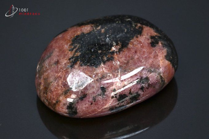 pierre polie de rhodonite