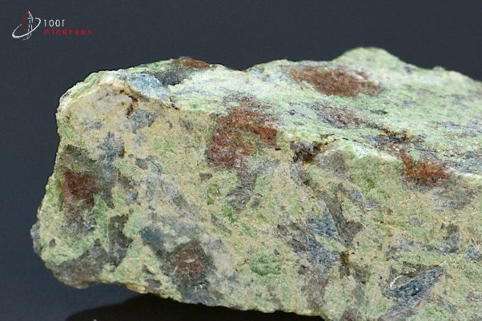 Eclogite à grenats - France - minéraux bruts 5,8 cm / 34 g / AE410