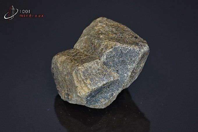 staurotide-mineraux-cristaux