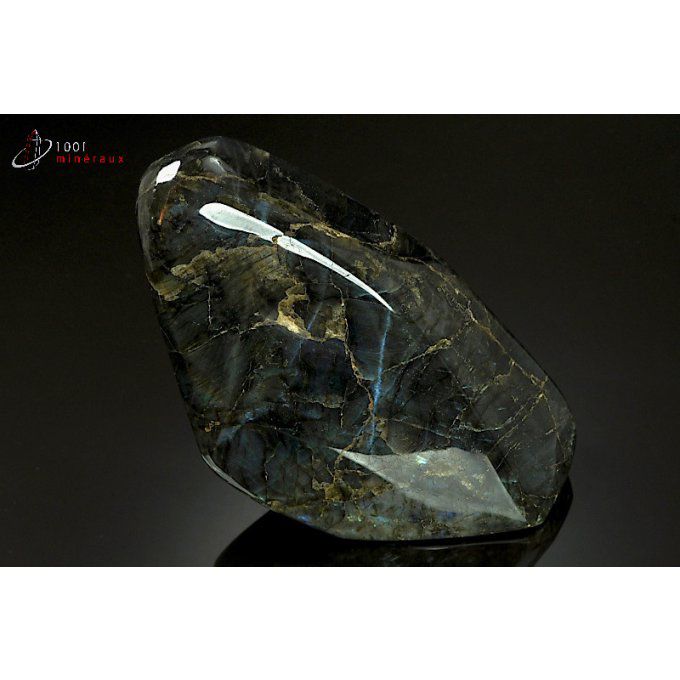 labradorite-forme-libre-polie-madagascar