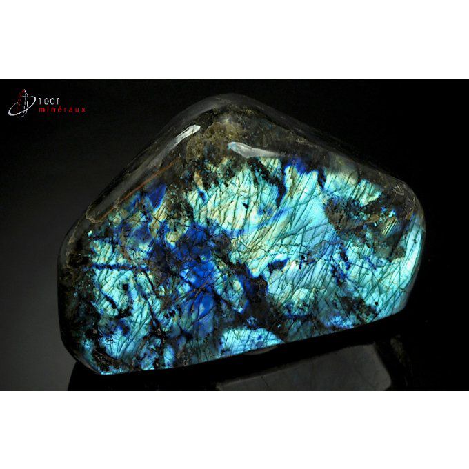 labradorite-forme-libre-polie-madagascar