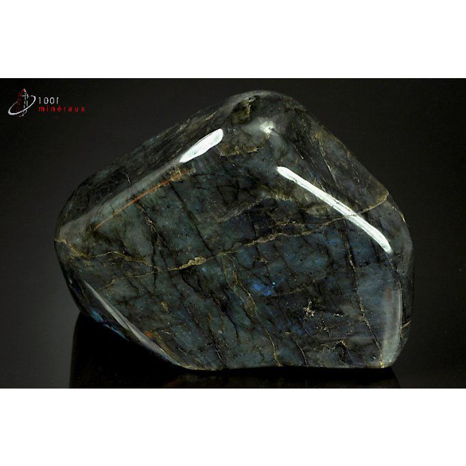 labradorite-forme-libre-polie-madagascar