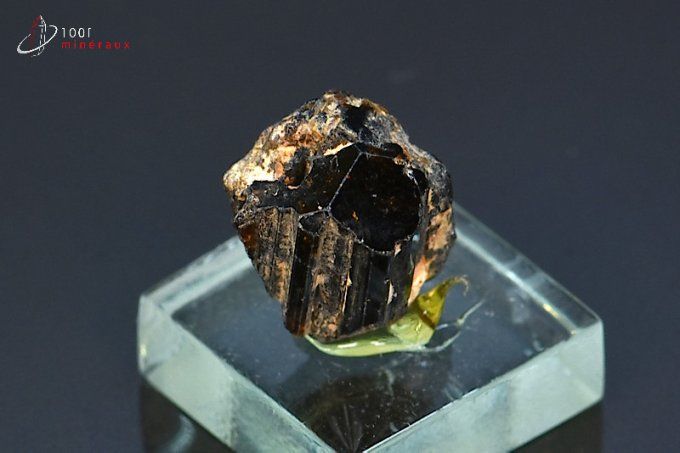 dravite-tourmaline-cristaux-mineraux