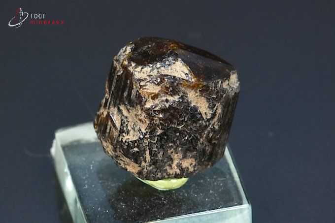 dravite-tourmaline-cristaux-mineraux