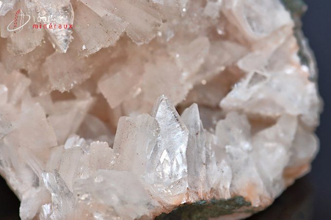heulandite-mineraux-cristaux