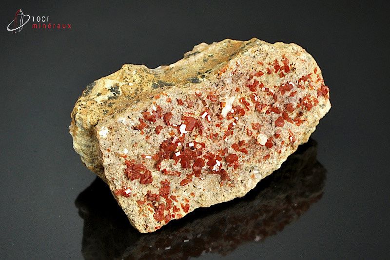 Vanadinite - Maroc - minéraux à cristaux 6,4 cm / 114g / AS399