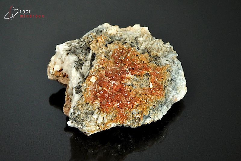 Vanadinite - Maroc - minéraux à cristaux 5,6 cm / 72g / AS405