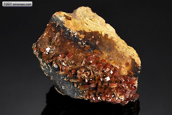 Vanadinite - Maroc - minéraux à cristaux 6,1 cm / 116g / AS865