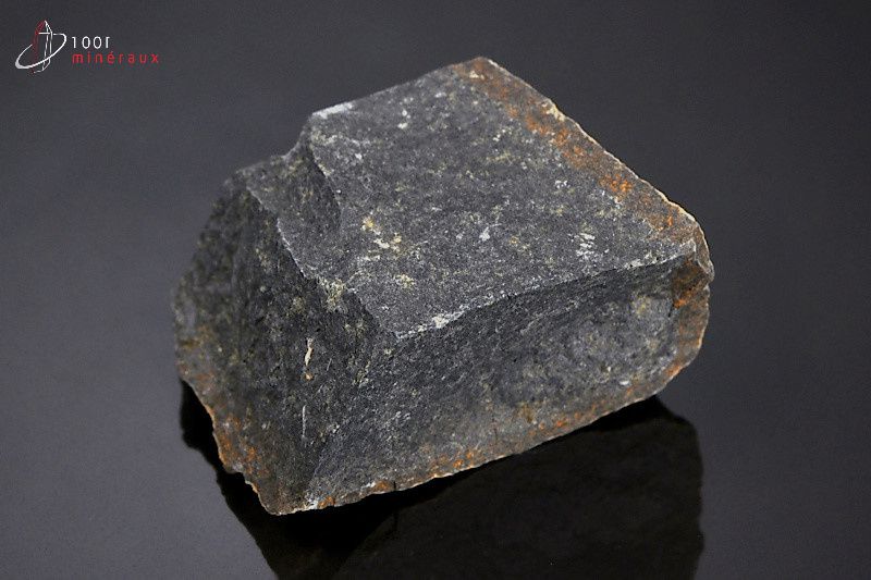 Jaspe noir - Brésil - minéraux bruts 5.8 cm / 126g / AT816