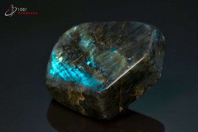 bloc de labradorite polie en forme libre