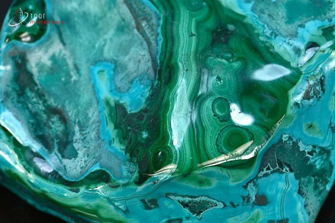 chrysocolle sur malachite polie decoration