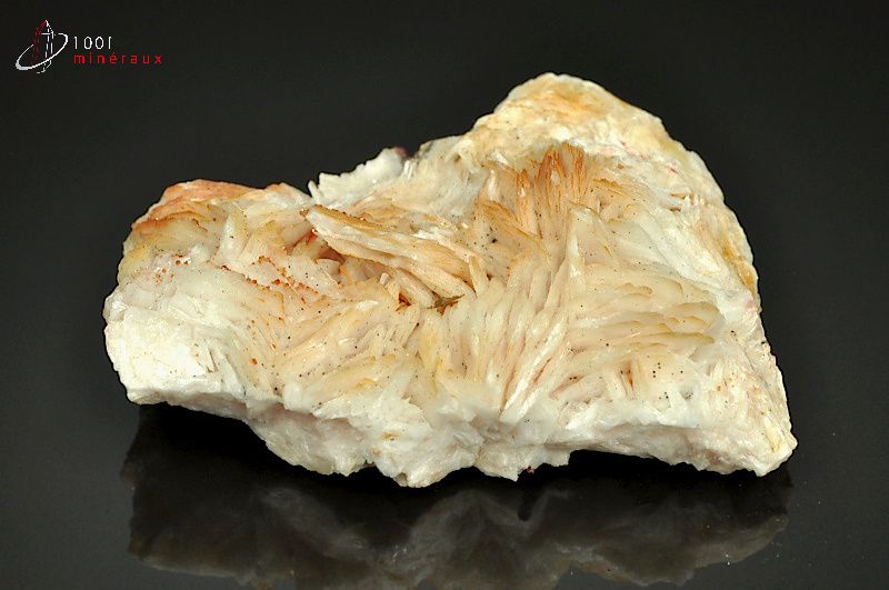 Baryte - Maroc - minéraux à cristaux 7,6 cm / 149g / AW263