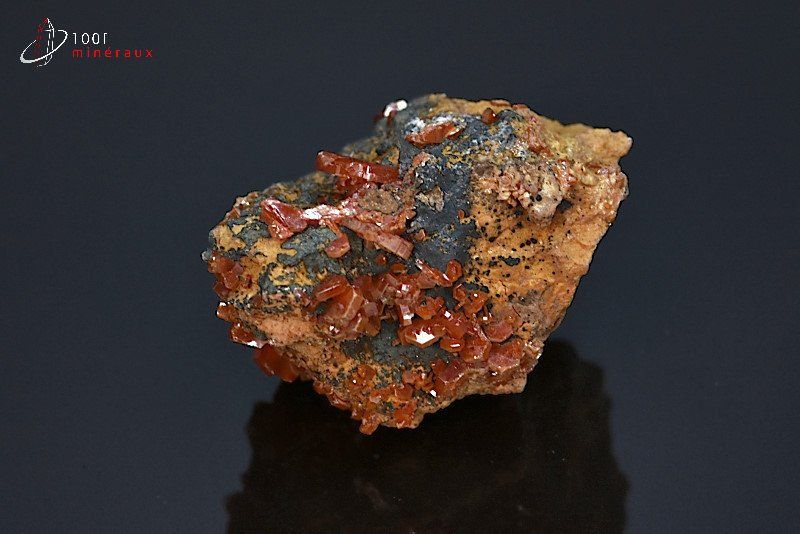Vanadinite - Maroc - minéraux à cristaux 4,8 cm / 66g / AW586