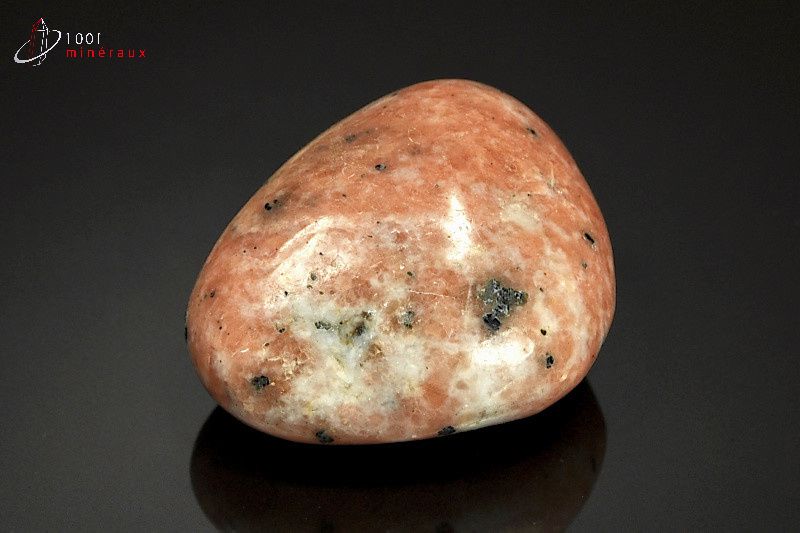 Calcite orange polie galet - Madagascar - pierres polies 5.3 cm / 94g / AX318