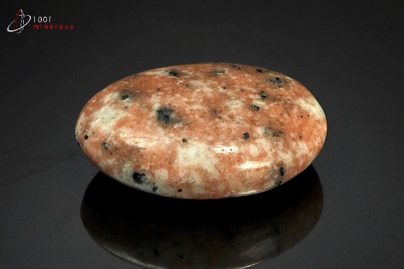 Calcite orange polie galet - Madagascar - pierres polies 5.8 cm / 78g / AX321