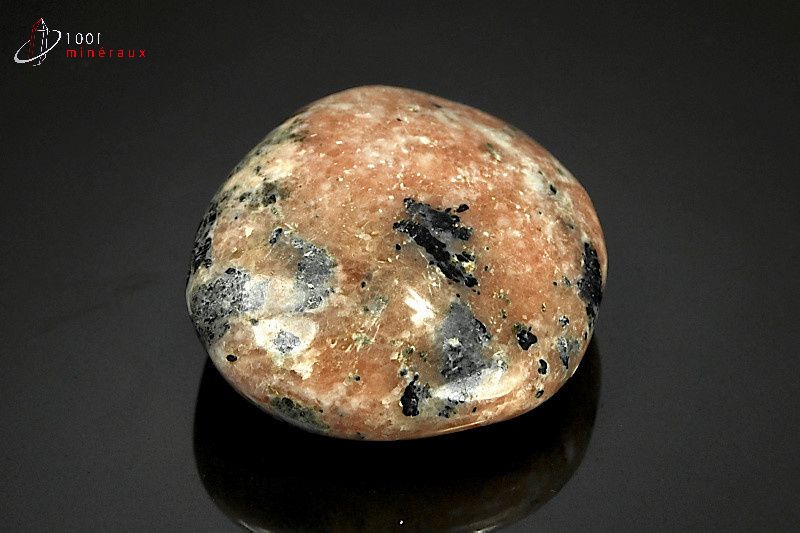 Calcite orange polie galet - Madagascar - pierres polies 5.4 cm / 87g / AX322