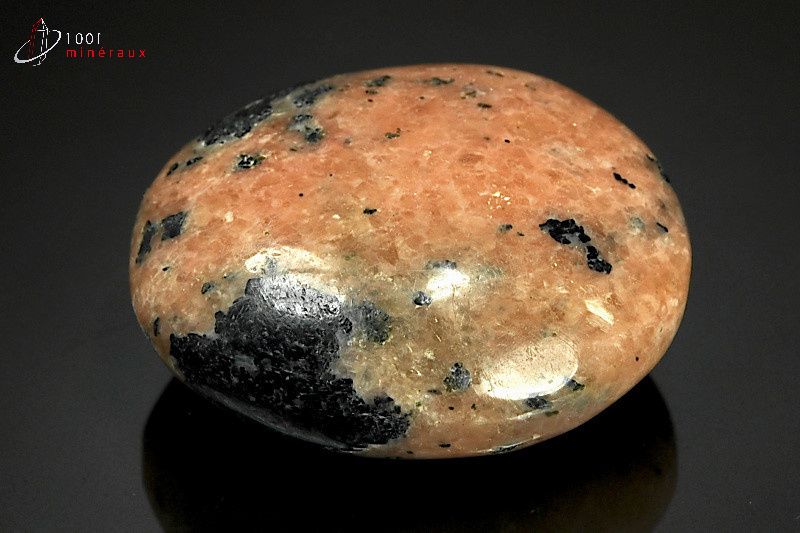 Calcite orange polie galet - Madagascar - pierres polies 6.4 cm / 157g / AX323