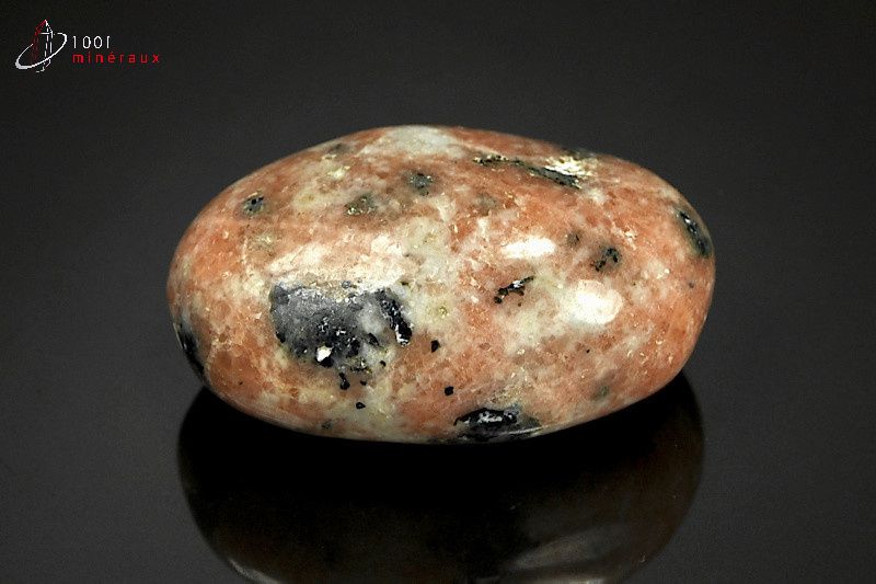 Calcite orange polie galet - Madagascar - pierres polies 5.7 cm / 96g / AX326
