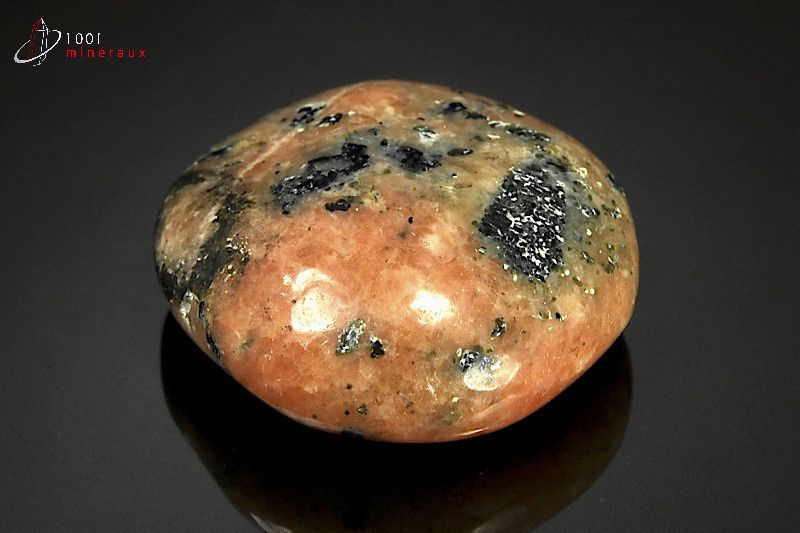 Calcite orange polie galet - Madagascar - pierres polies 5.8 cm / 107g / AX327
