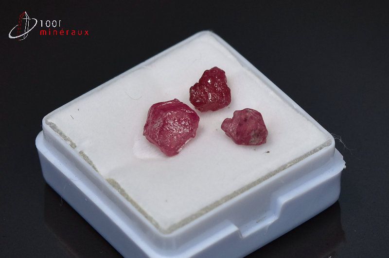 Corindon Rubis - Madagascar - minéraux bruts 7 mm / 0,85g / AX508