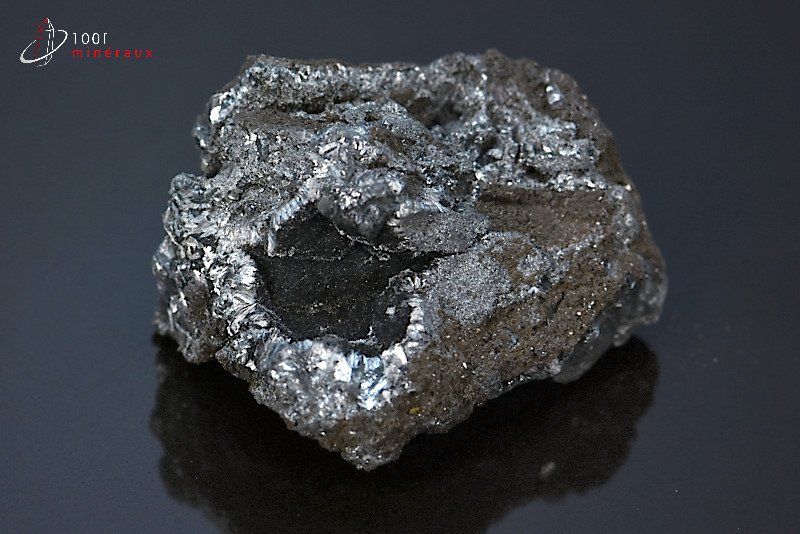 Pyrolusite polianite - Maroc - minéraux à cristaux 5,1 cm / 98g / AX870