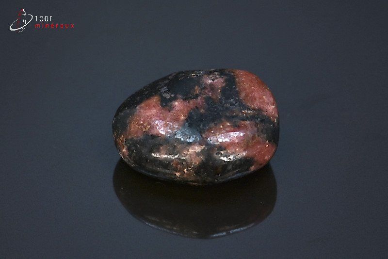 Rhodonite polie - Madagascar - minéraux polis 3,4 cm / 33g / AY293