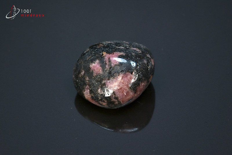 Rhodonite polie - Madagascar - minéraux polis 3,4 cm / 38g / AY296