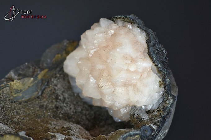 stilbite-calcédoine-mineraux-cristaux