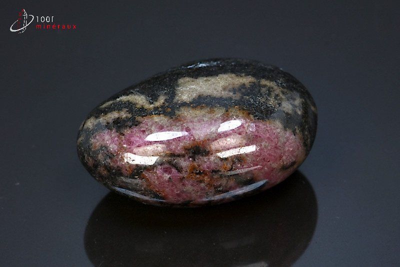Rhodonite polie - Madagascar - minéraux polis 5,8 cm / 129g / AZ129