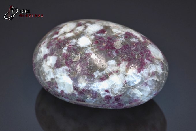 eudialyte-mineraux-lithotherapie