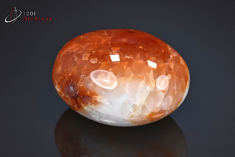 Cornaline polie - Madagascar - pierres polies 5cm / 83g / BA636