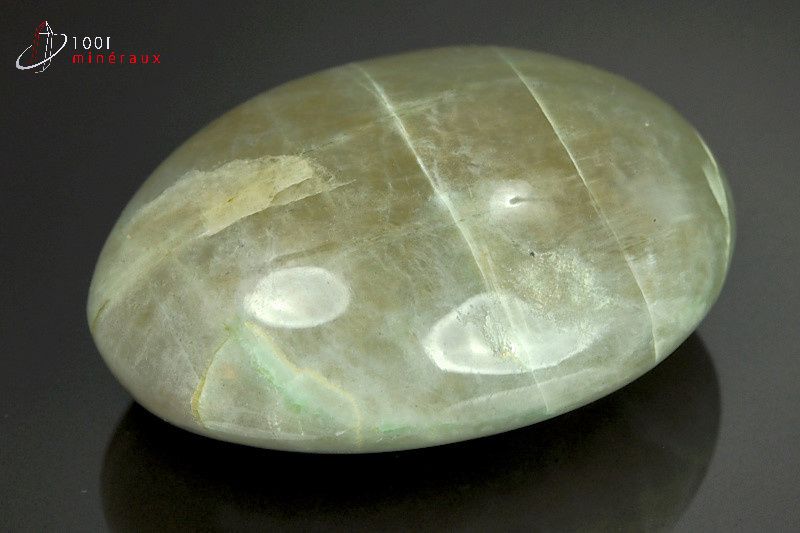 Garniérite polie galet - Madagascar - pierres polies 7,3cm / 173g / BA662