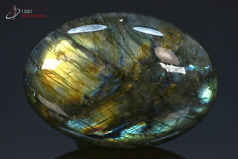 Grand galet de Labradorite polie - Madagascar - minéraux polis 9,8 cm / 378g / BA771