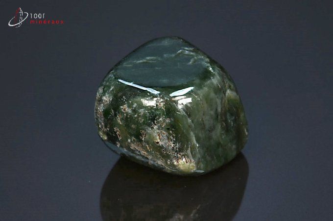 jade nephrite poli