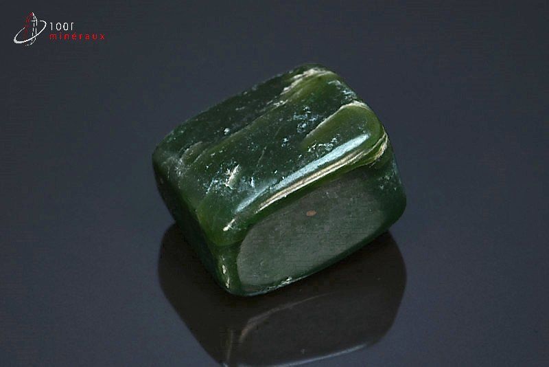 Jade néphrite poli - Pakistan - minéraux polis 3,1 cm / 42g / BB200