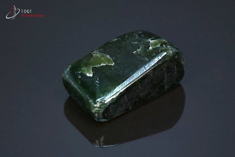 Jade néphrite poli - Pakistan - minéraux polis 4 cm / 38g / BB201