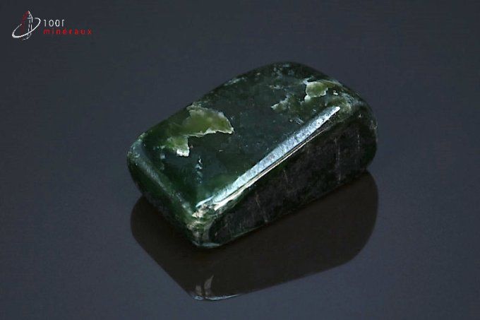 jade nephrite poli