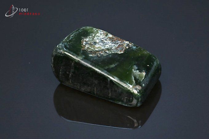 jade nephrite poli