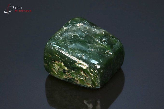 jade nephrite poli