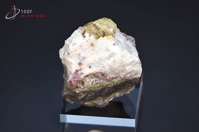 cristl de rhodizite sur quartz et rubis