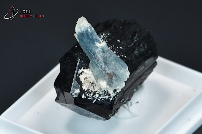 aigue-tourmaline-mineraux-cristaux