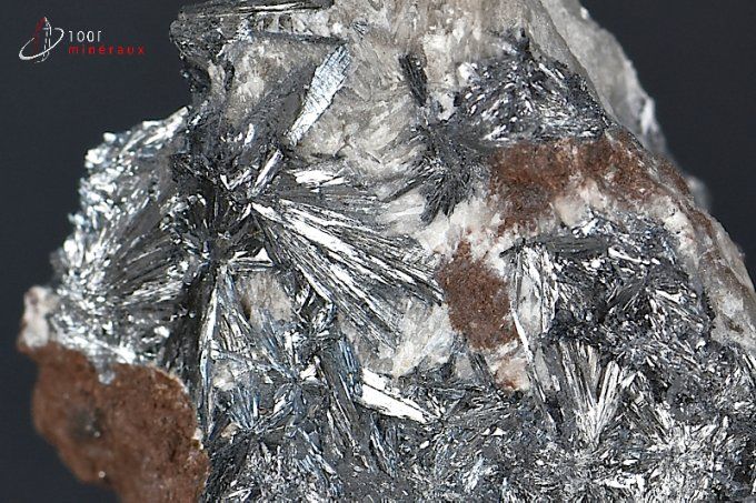 pyrolusite de manganese sur quartz