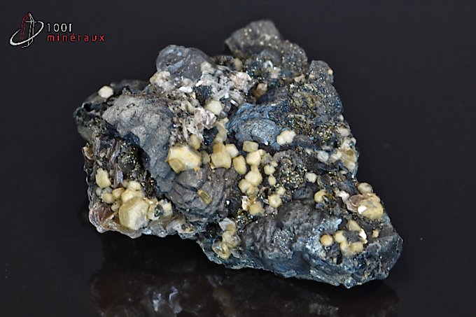 arsenopyrite-mineraux-cristaux-apatite