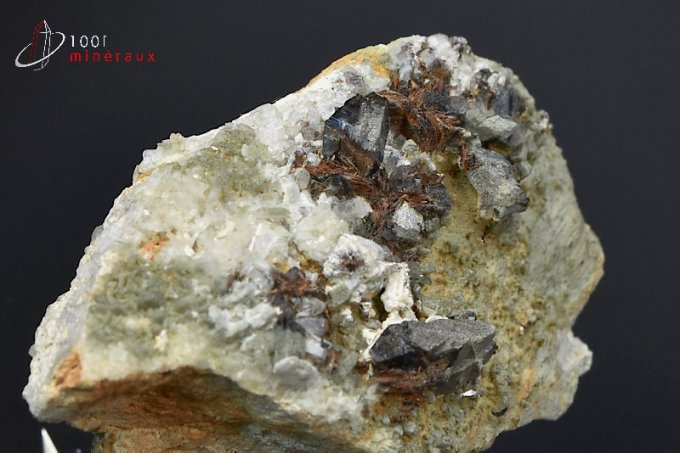 axinite-mineraux-cristaux