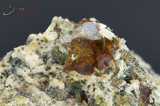 titanite-mineraux-cristaux-sphene