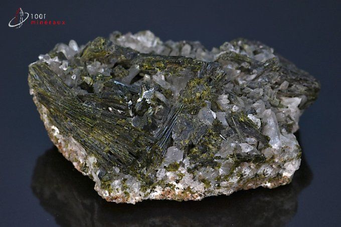 cristaux epidote sur quartz