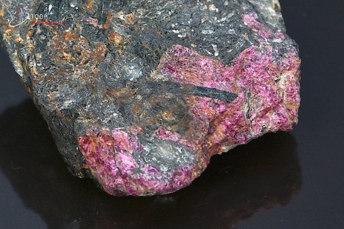 eudialyte sur roche