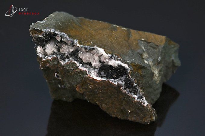 pyrolusite polianite et quartz