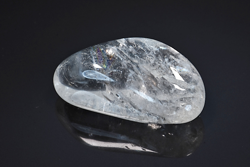Cristal de roche poli - Madagascar - pierres polies 4,6 cm / 35g / BC605