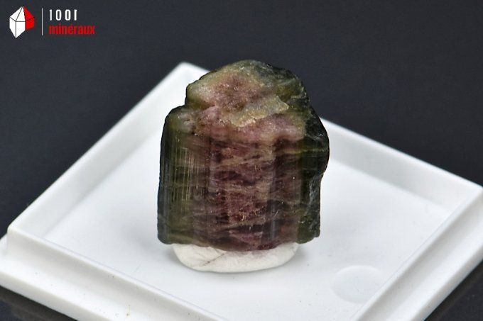 tourmaline_elbaite_cristaux_mineraux